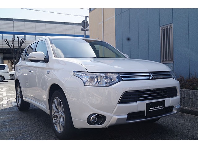 三菱 アウトランダーphev 2 0 G ナビパッケージ 4wd 兵庫県 中古車 中古車詳細 中古車検索はカーセンサーラボ Net