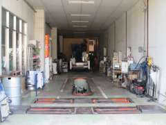 民間車検工場でシャシーダイナモを設置。220km/hまで馬力テストが可能！
